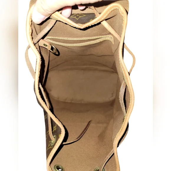 Louis Vuitton Montsouris MM Backpack - Picture 5 of 16